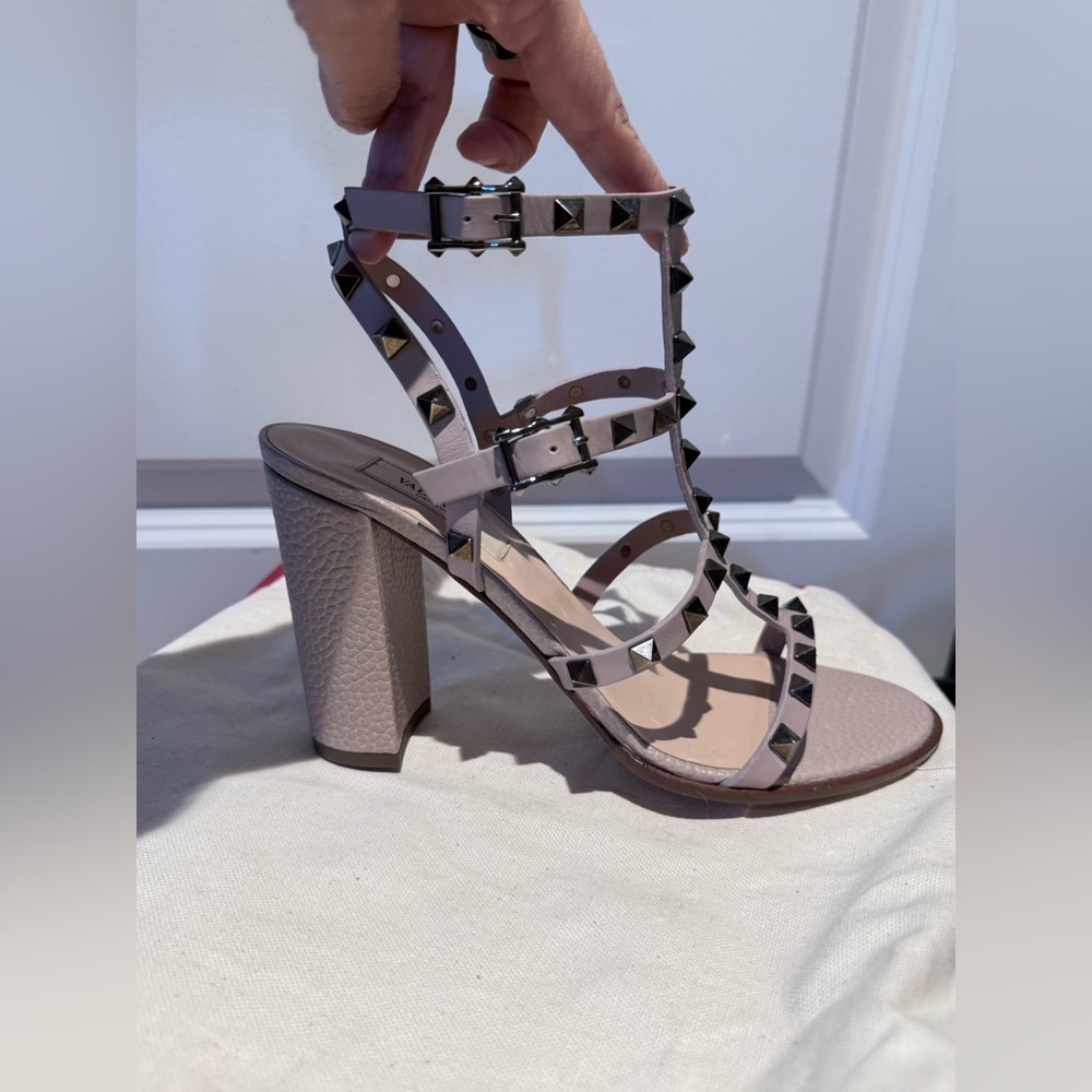 NIB Valentino ROCKSTUD CALFSKIN ANKLE STRAP SANDAL BLOCK HEEL LEATHER